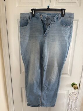 Old Navy (High-Rise Wow Straight) Women’s Jeans in Light Blue